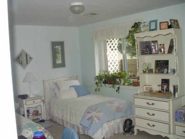 Large Bedroom - 2254 Eastwood Dr