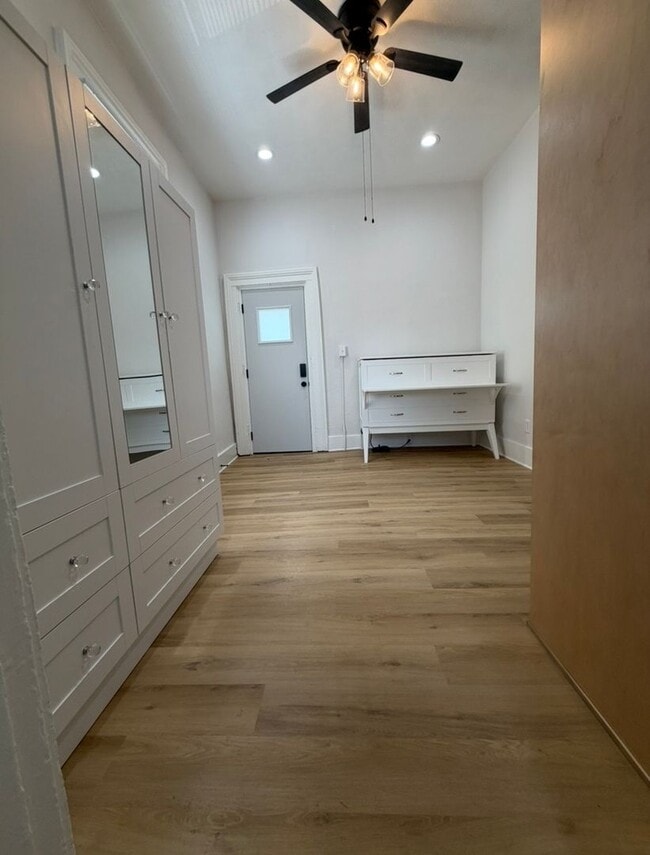 Building Photo - 1214 Columbia St