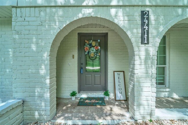 Foto del edificio - 24411 Pine Canyon Dr