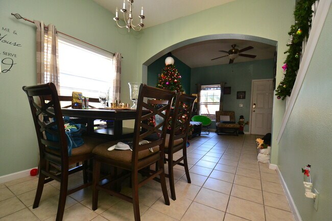 Foto del edificio - Large, End Unit 5B/3.5B Townhome - Gated Community, Heritage Commons