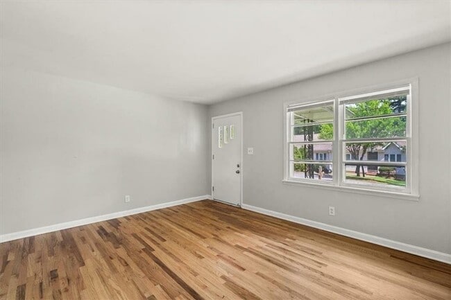 Building Photo - 220 Opal Dr