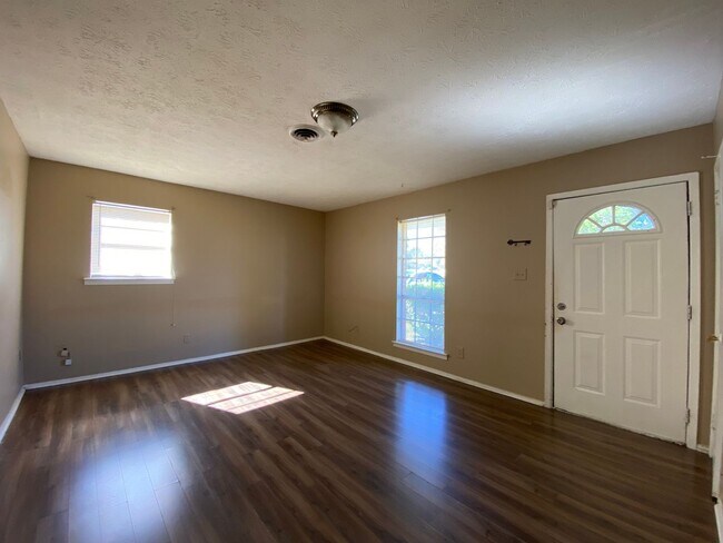 Building Photo - Home for rent in Montgomery!!! AVAILABLE T...