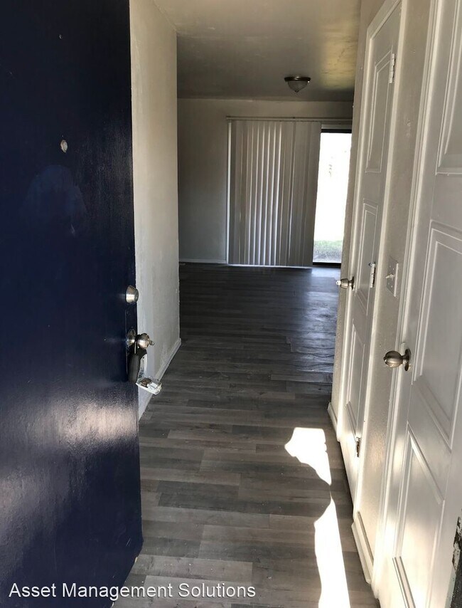 Building Photo - 4 br, 1.5 bath House - 25 Bainbridge Ave.