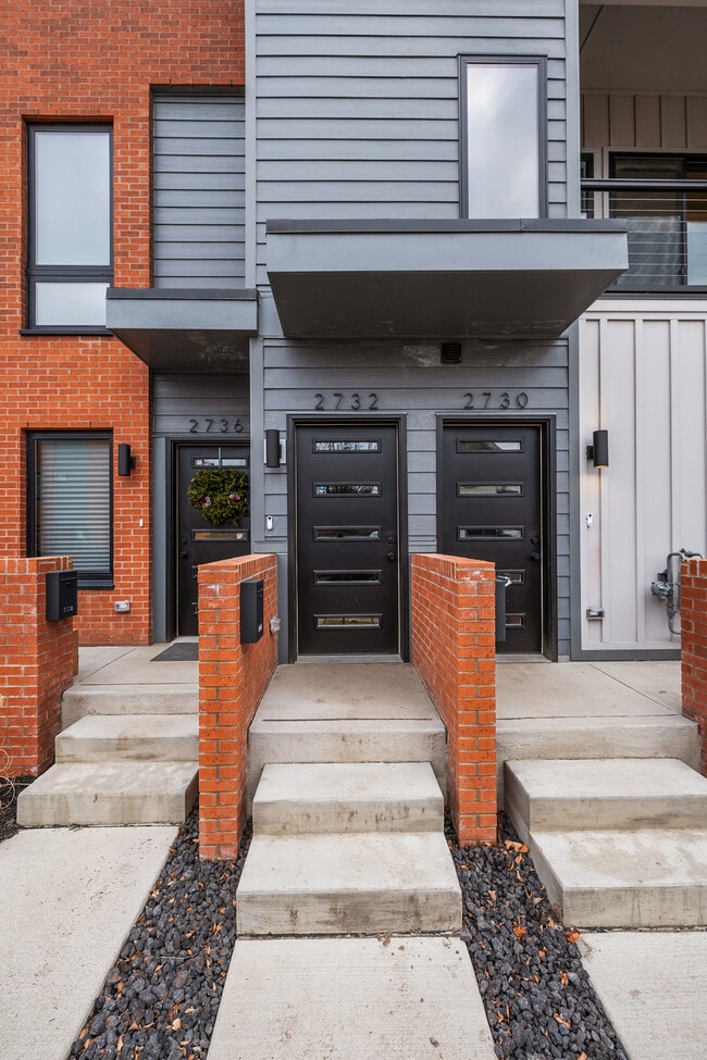 Foto del edificio - 2732 Harrison St