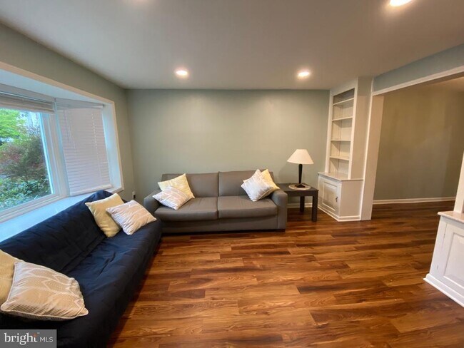 Building Photo - 3041 Southern Elm Ct