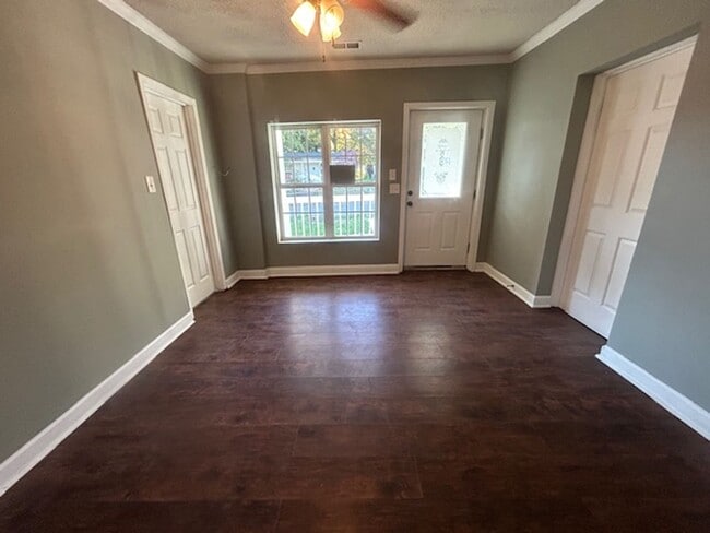 Foto del edificio - 3530 Beaumont Ave