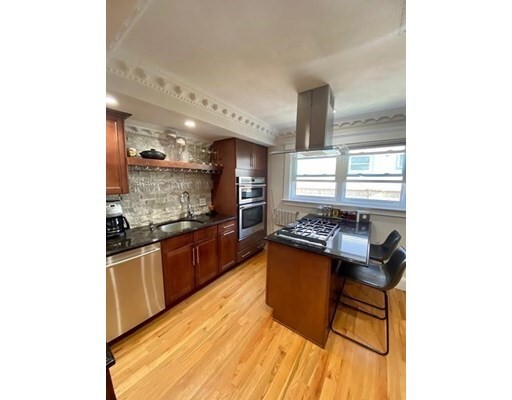 Building Photo - 131 Bucknam St
