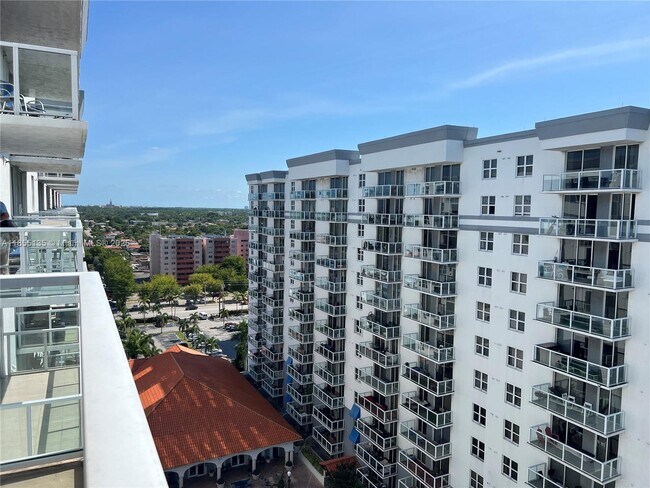 Foto del edificio - 5077 NW 7th St