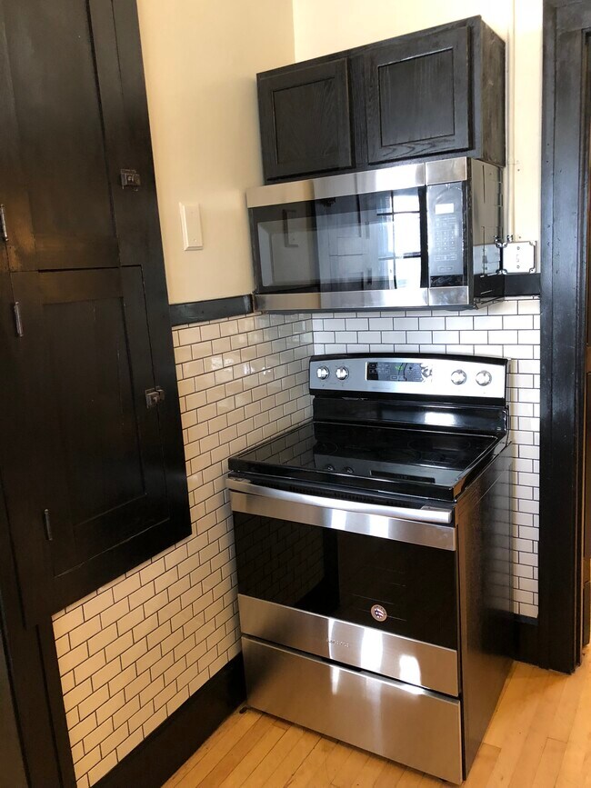Foto del edificio - 125 E 3rd St