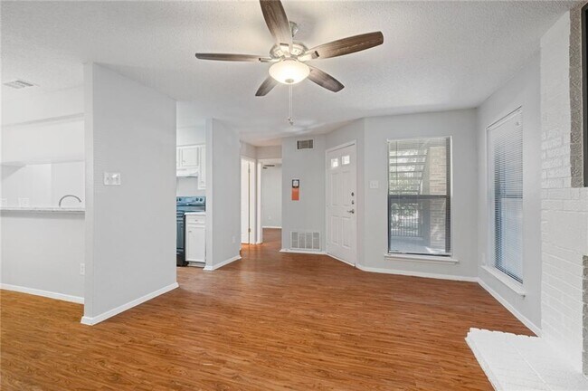 Foto del edificio - 10616 Mellow Meadow Dr