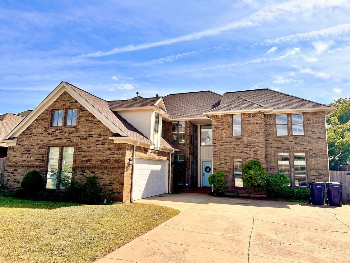 Primary Photo - Spacious 4 Bed in Deer Creek