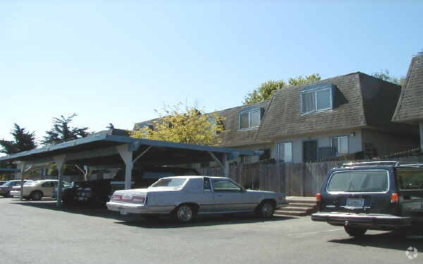 Foto del edificio - 8722 Lund Hill Ln
