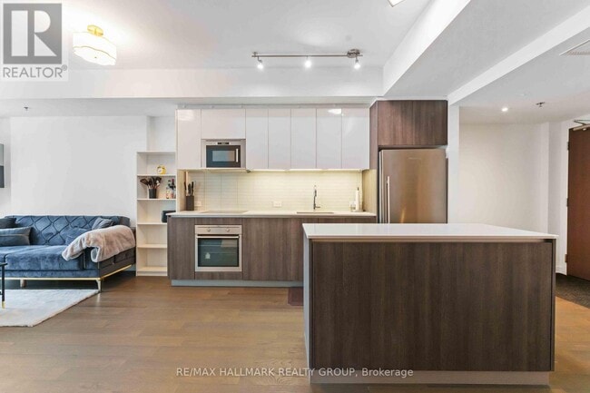 Building Photo - 199 Slater St.