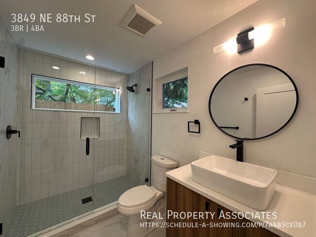 Foto del edificio - 3849 NE 88th St