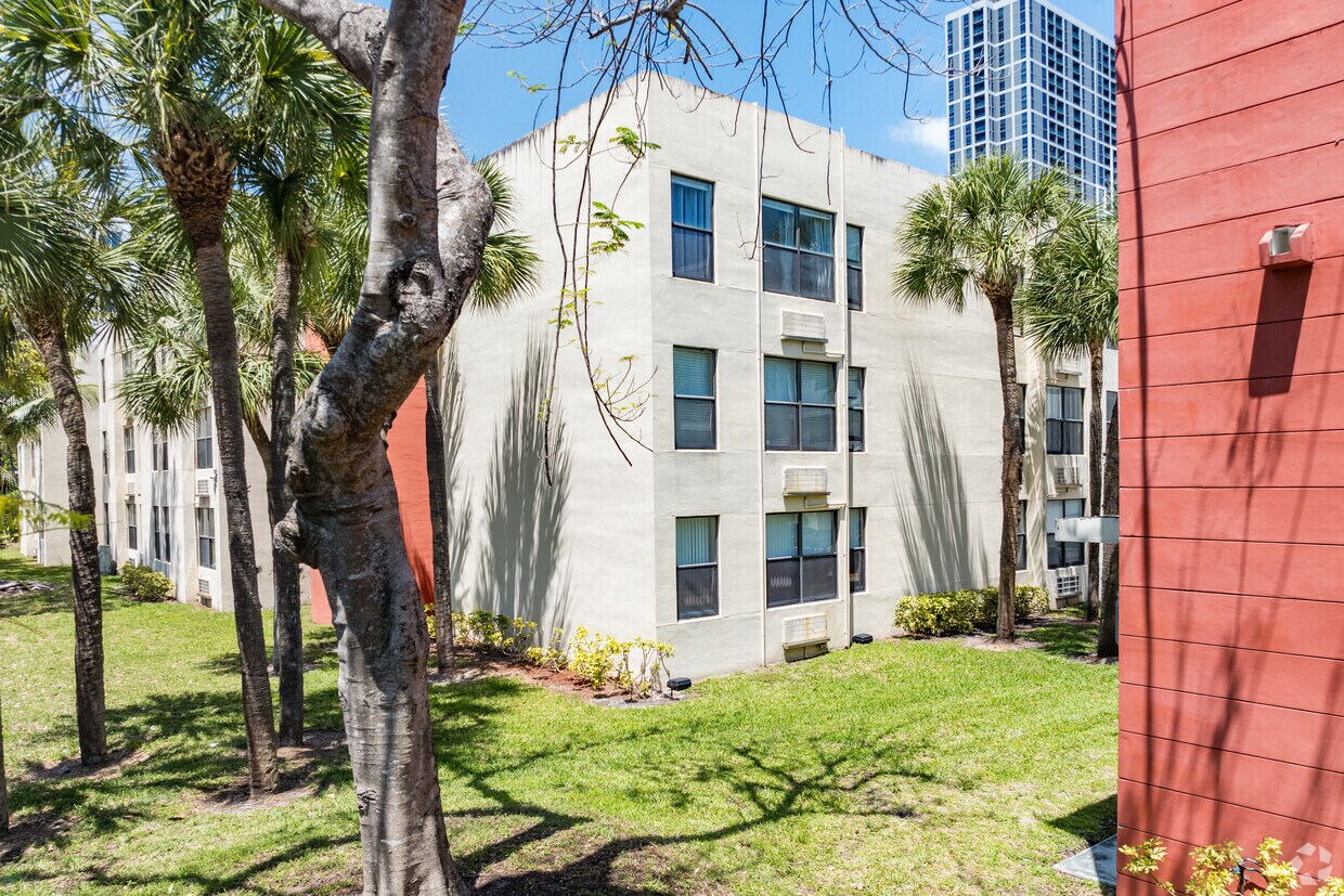3150-3170 Calle Mundy - Stirrup Plaza