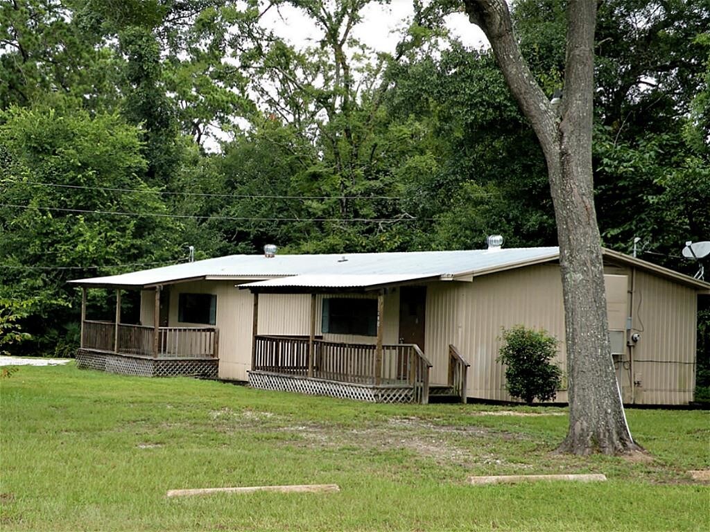 10 Bowden Rd Unit D, Huntsville, TX 77340 Room for Rent in Huntsville