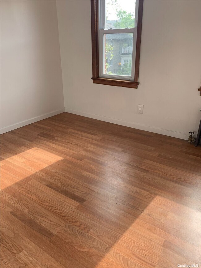 Foto del edificio - 41-41B 77th St