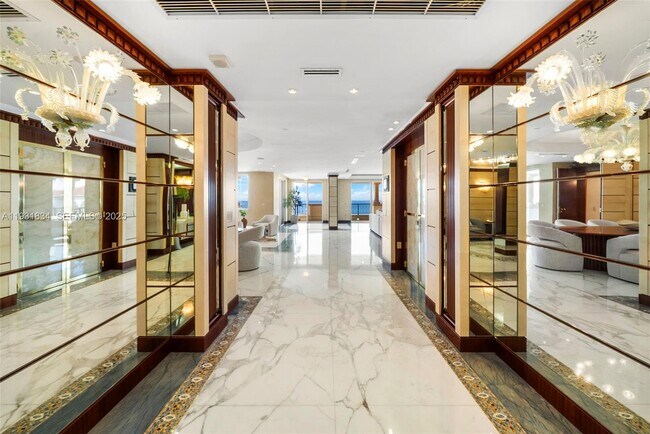 Foto del edificio - 7471 Fisher Island Dr