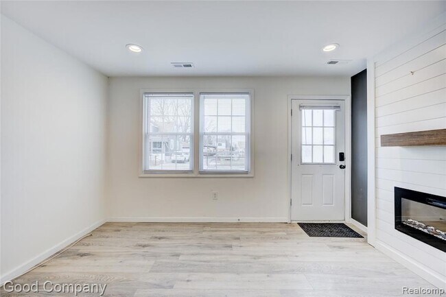 Foto del edificio - 23826 Kate Ave