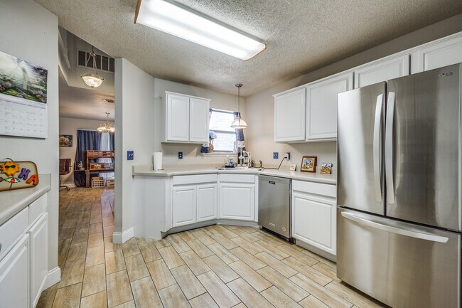 Foto del edificio - 1027 Hedgestone Dr