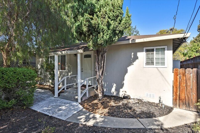 Building Photo - 520 N Whisman Rd