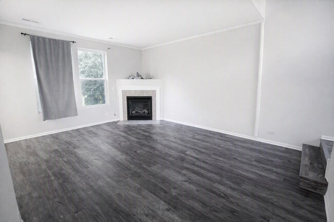 Building Photo - 3224 Bromley Ln