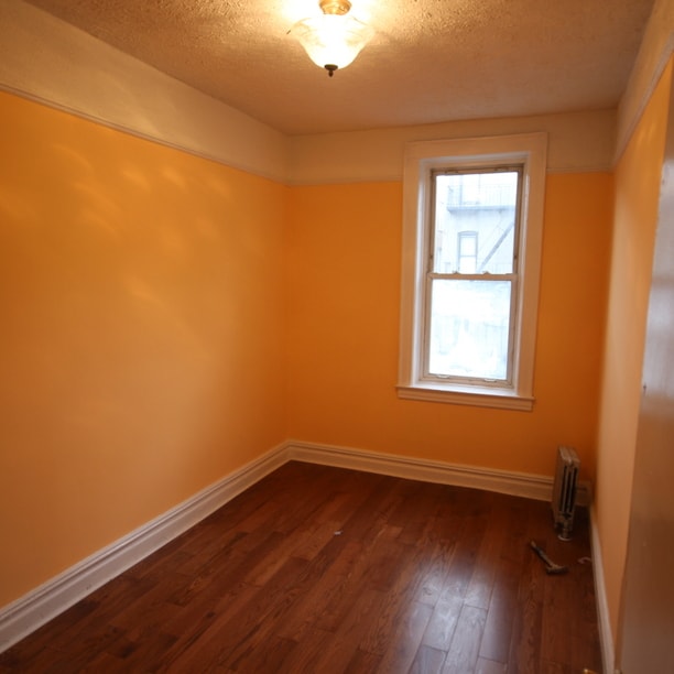 Building Photo - 287 Schaefer St