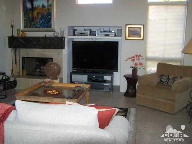 Building Photo - 48105 Casita Dr