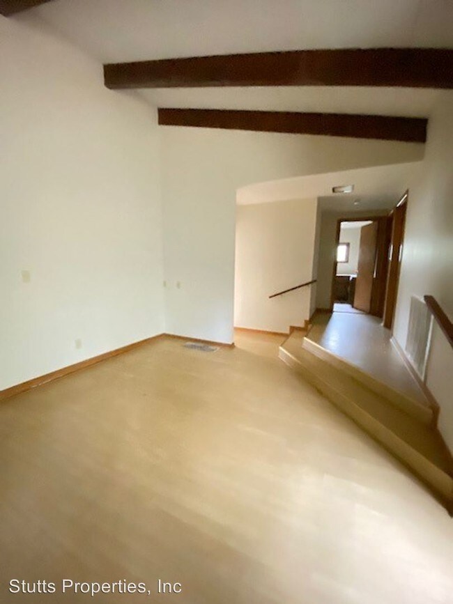 Foto del edificio - 668 Simpson St