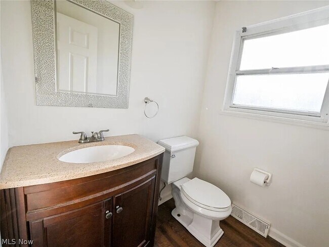 Foto del edificio - 5498 Broad Blvd