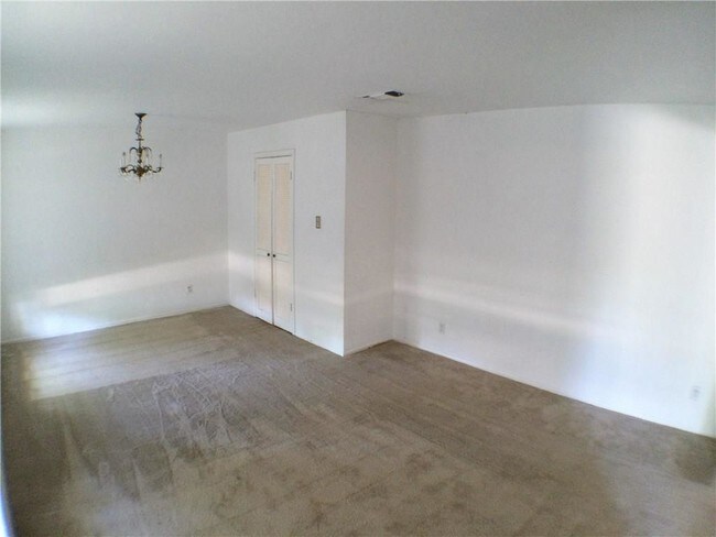 Building Photo - 1316 Mt Vernon Dr