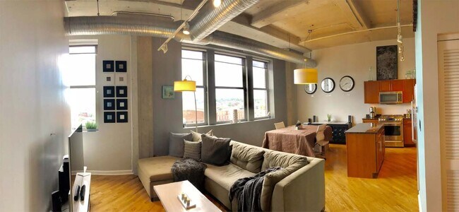 Foto del edificio - 2107 Grand Blvd