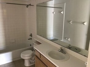Building Photo - 14851 Laguna Beach Cir