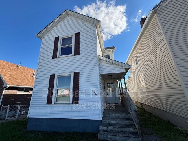 Building Photo - 526 Brandt St