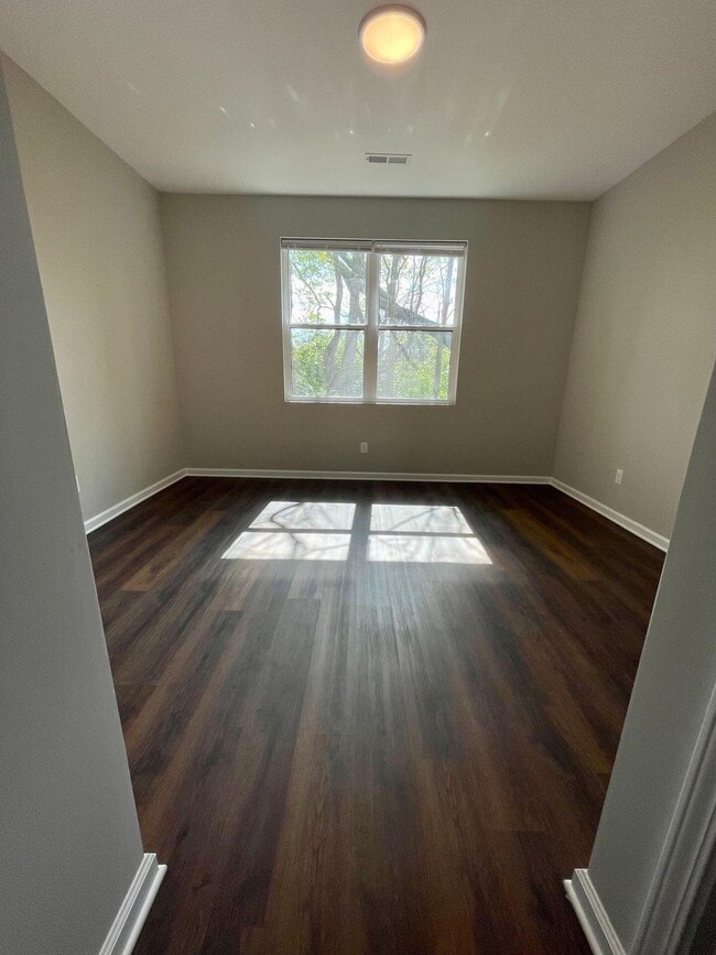 Building Photo - 111 Juniper Path