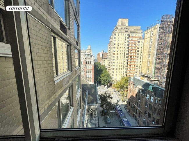Foto del edificio - 2373 Broadway