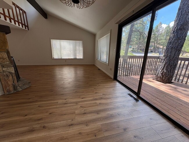 Building Photo - Beautiful Flagstaff Home