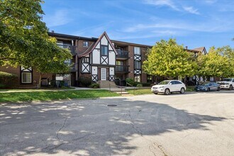 Building Photo - 13620 Lamon Ave