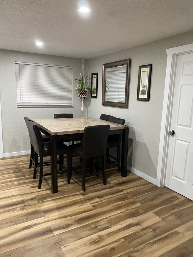 Building Photo - Spacious Ranch in Top School District – Mo...