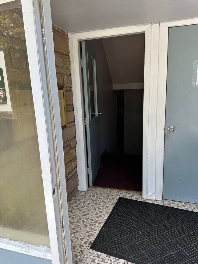 Foto del edificio - 145 E Palatine Rd