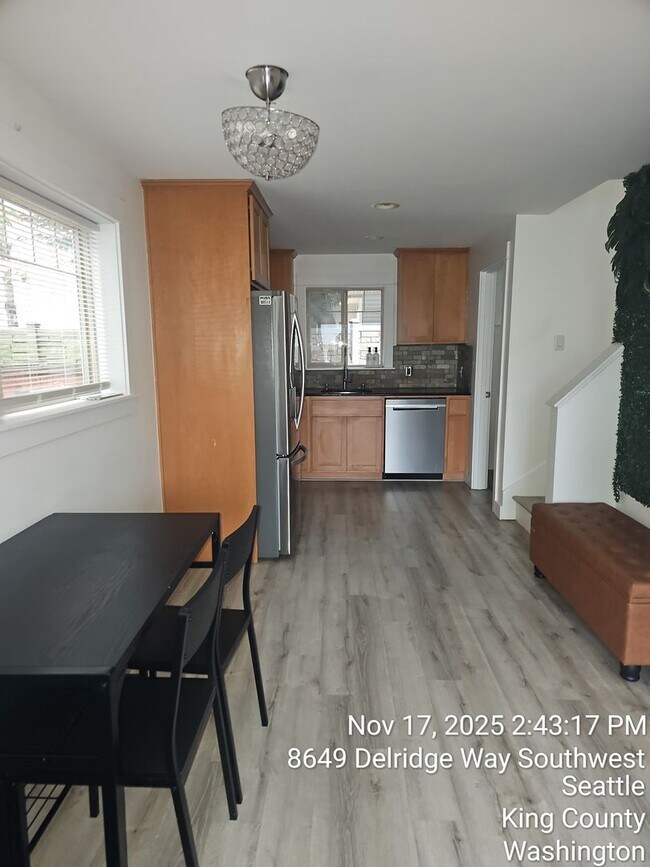 Foto del edificio - Spacious 3 Bedroom Townhome in West Seattle!