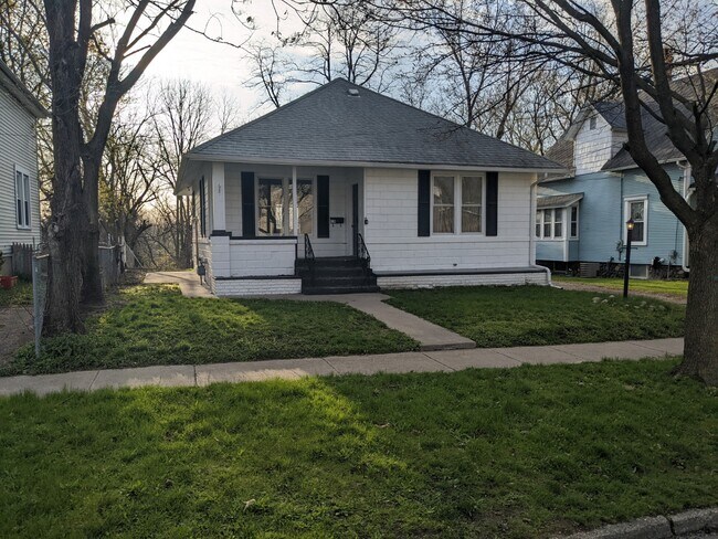 front view - 15 Maple Grove Ave