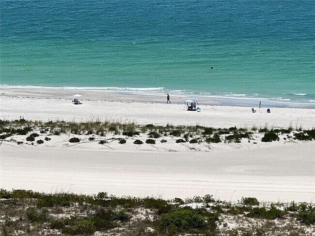 Foto del edificio - 1230 Gulf Blvd