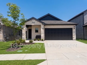 Building Photo - 210 Berkshire Dr