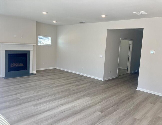 Foto del edificio - 6951 Winchester Pl