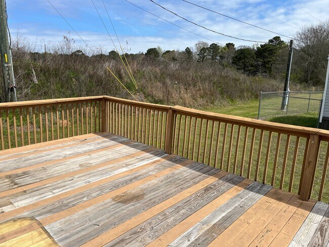 Foto del edificio - 3BR/2BA Mobile Home with Storage Unit Included - Available Now!