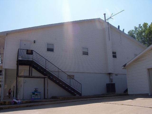 Coach House Apartments Rentals Warsaw, MO