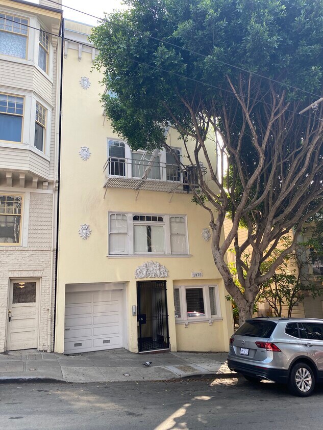 Primary Photo - 1375 Sacramento St