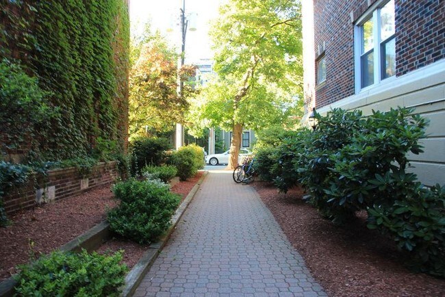 Building Photo - 12 Wendell St