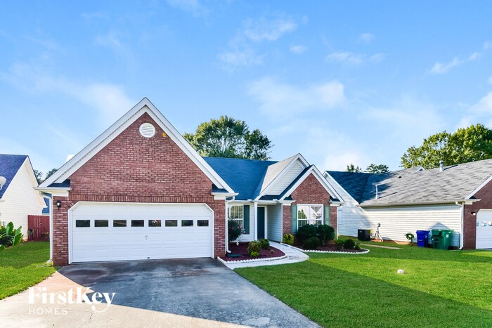 Primary Photo - 2372 Hillvale Cir